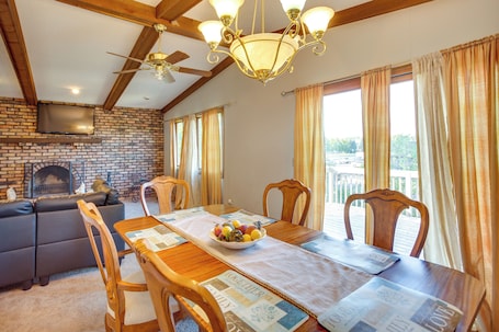 House (4 Bedrooms) | Interior. Spacious Family Home: 11 Mi to Dtwn Minneapolis!