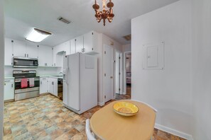 Apartment (1 Bedroom) | Interior - Cozy Tallahassee Home - 2 Mi to Governors Square! (Tallahassee)