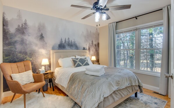 House (3 Bedrooms) | 3 bedrooms, laptop workspace, iron/ironing board, free cots/infant beds - Asheville Retreat ~ 6 Mi to Biltmore & Downtown! (Asheville)