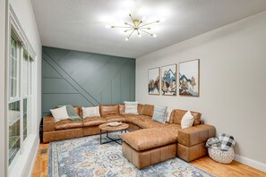 House (3 Bedrooms) | Living area | TV