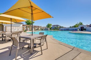 Interior - Furnished Patio + Putting Green: La Quinta Home (La Quinta)