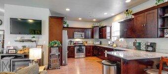 Spacious Retreat < 3 Mi to Downtown Flagstaff!