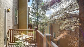 Apartment (3 Bedrooms) | Front of property