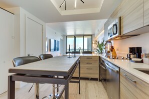 Interior - High-end Miami Condo w/ City & Bay Views!!! (Miami)