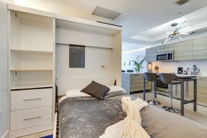 Interior - High-end Miami Condo w/ City & Bay Views!!! (Miami)