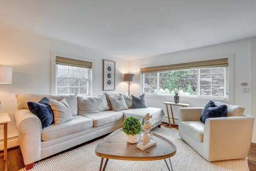 Rye Coastal Retreat w/ Deck & Outdoor Dining