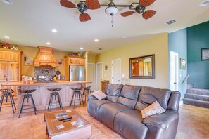 House (2 Bedrooms) | Interior