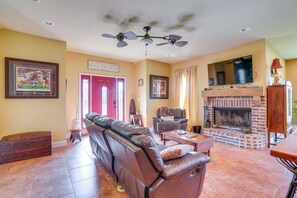 House (2 Bedrooms) | Interior