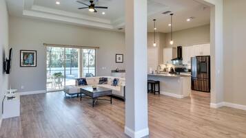 House (3 Bedrooms) | Interior