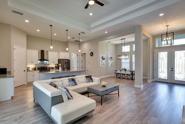 House (3 Bedrooms) | Interior