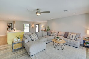 Interior - Peaceful Hot Springs Home: Deck w/ Water Views! (Hot Springs)