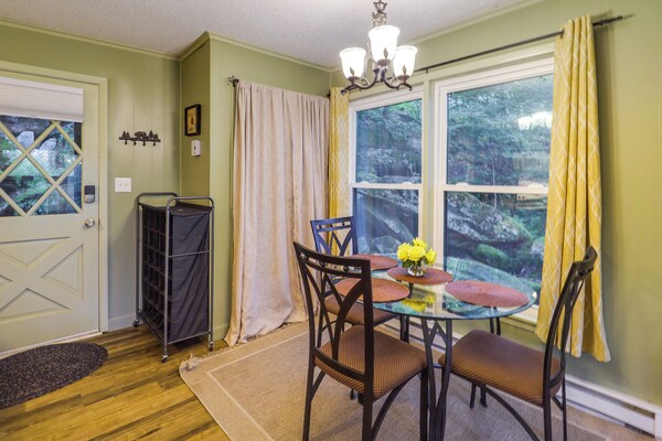 Walk To Slopes! Beech Mountain Condo, Pet Friendly - Sugar Mountain, NC