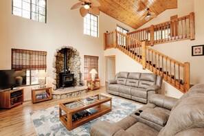 House (2 Bedrooms) | Interior