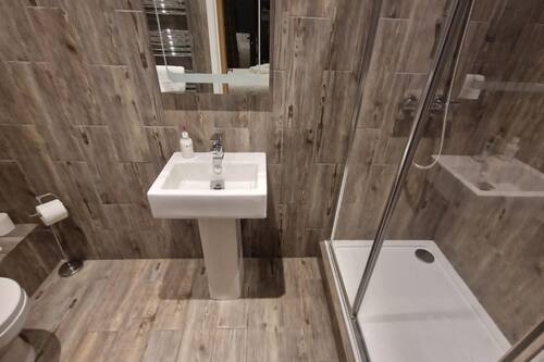 Studio | Badezimmer | Dusche, Handtücher