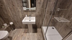 Studio | Bathroom