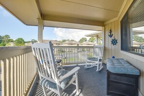 Property grounds - Little River Condo w/ Pool Access - Near Beaches! (Little River)