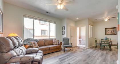 Mesquite Vacation Rental Condo w/ Community Pool!