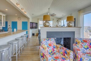 Interior - Holden Beach House w/ Boat Dock: Steps to Beach! (Supply)
