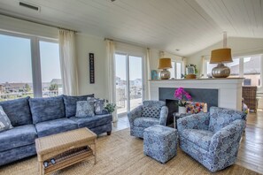 House (5 Bedrooms) | Interior