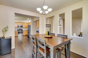 House (3 Bedrooms) | Interior