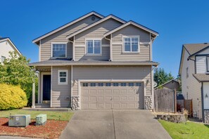 House (3 Bedrooms) | Interior - Bothell Retreat: Home Gym, Fireplace & More! (Mill Creek)