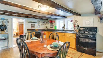 House (2 Bedrooms) | Front of property
