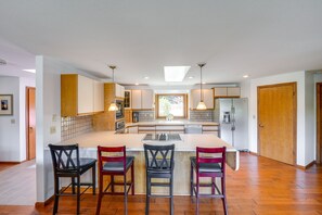 Mikrowelle, Ofen, Herdplatte, Geschirrspüler