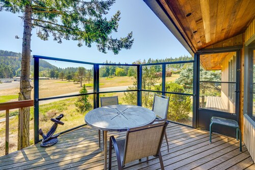 Serene La Conner Retreat w/ Fireplace & Deck!