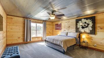 House (5 Bedrooms) | Interior