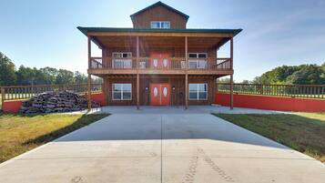 House (5 Bedrooms) | Interior