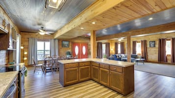 Rumah (5 Bedrooms) | Interior