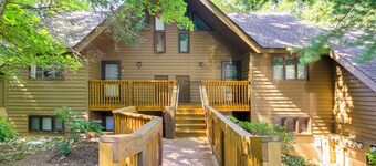 Wintergreen Resort Condo w/ Deck, 0.3 Mi to Slopes