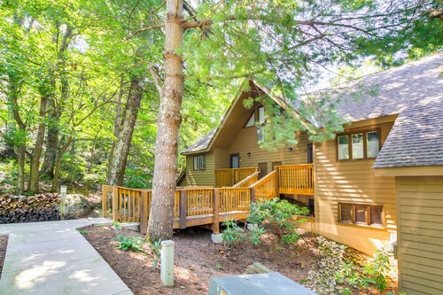 Wintergreen Resort Condo w/ Deck, 0.3 Mi to Slopes