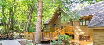 Wintergreen Resort Condo w/ Deck, 0.3 Mi to Slopes