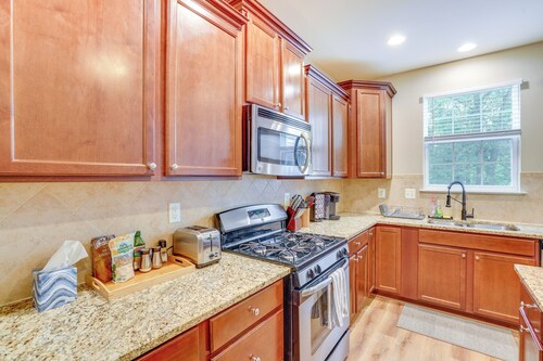 Glen Burnie Vacation Rental w/ Private Deck!