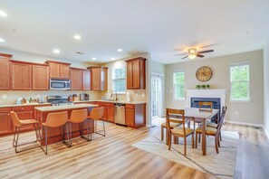 Interior - Glen Burnie Vacation Rental w/ Private Deck! (Glen Burnie)