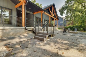 House (2 Bedrooms) | Interior - Modern Norfork River Cabin Rental w/ Shared Dock! (Mountain Home)