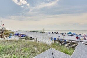 Beach - Bright Destin Condo w/ Community Pool! (Destin)