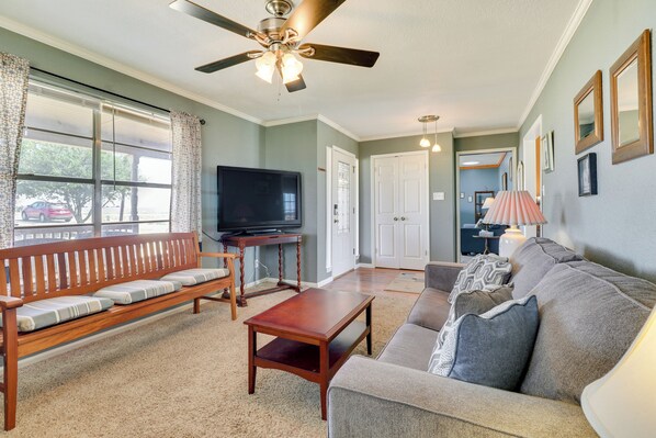 House (2 Bedrooms) | Interior