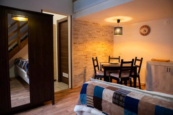 Dining - For those who love independence and autonomy (Catania)