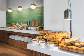 Desayuno buffet todos los días (con cargo) 