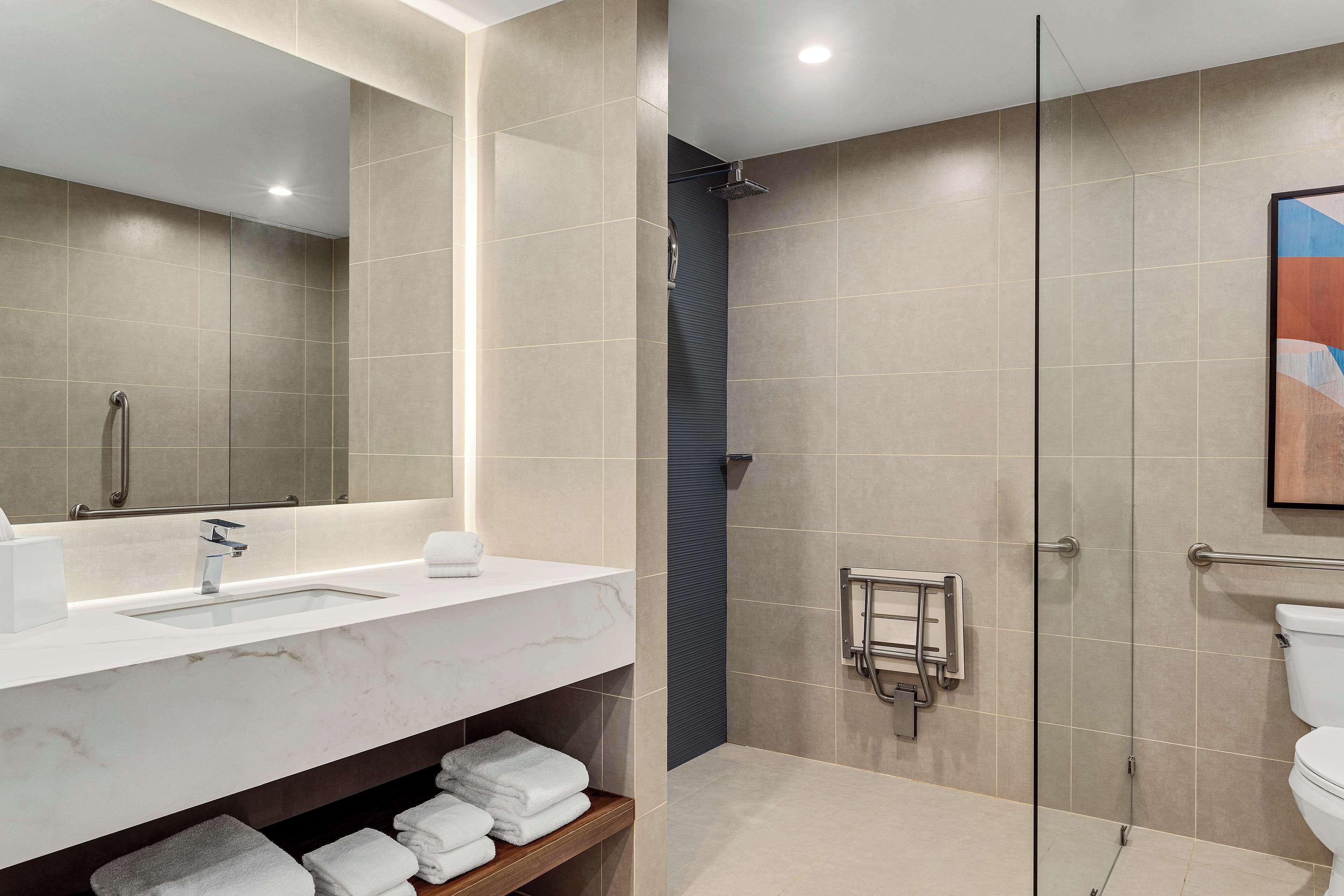 Photo - Hilton Garden Inn San Jose Airport City Mall