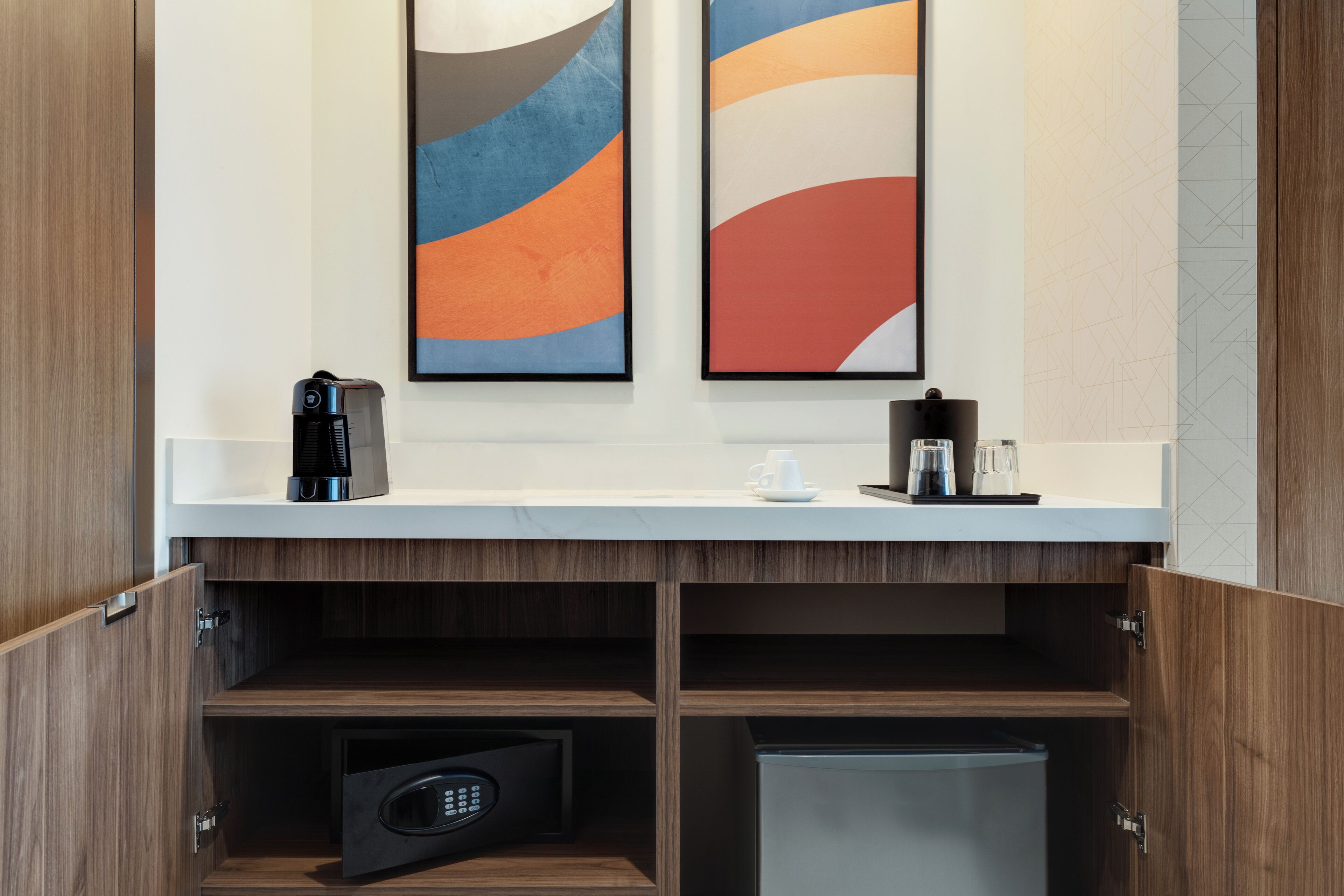 55-inch flat-screen tv with cable channels