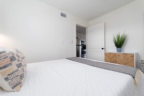 1 habitación, tabla de planchar con plancha, wifi y ropa de cama 