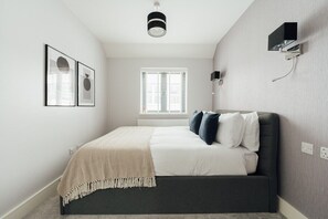 2 habitaciones, tabla de planchar con plancha y wifi gratis 