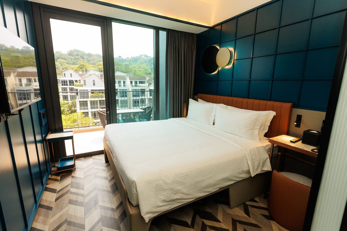 Deluxe Room, 1 Double Bed, Balcony | In-room safe, individually furnished, laptop workspace