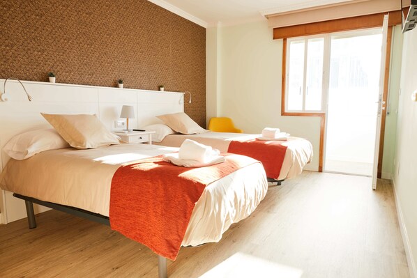 2 bedrooms, iron/ironing board, WiFi, bed sheets - Vivienda en el Centro de Padrón. Ideal Para Peregrinos (Padrón)