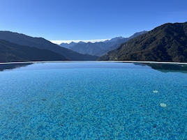 Piscina infinita
