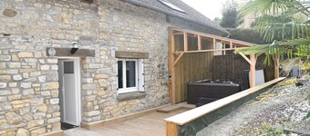 Très Belle Maison en Pierre en Plein Coeur de la Suisse Normande