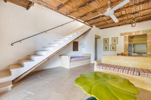 Huis | Woonkamer | Een open haard